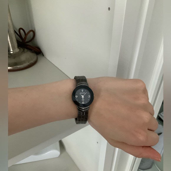 Vintage GRUEN Dimond Ladies Watch Black Tone Stretch Band in original box GU5015 - Picture 10 of 16